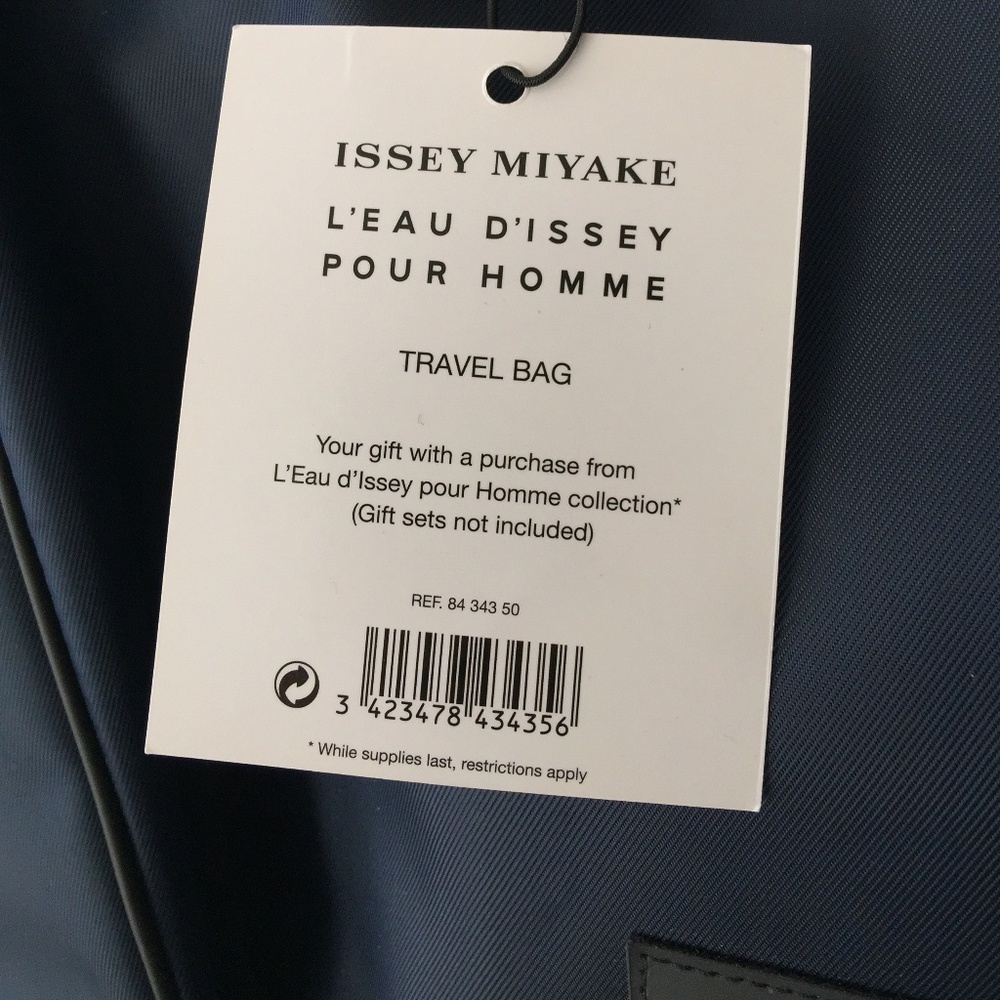 Large Issey Miyake Navy Blue Travel Bag NWT - Picture 8 of 8